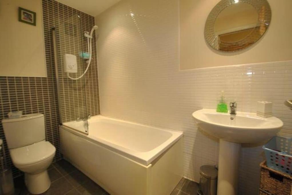 Executive 2 Bed 2 Bath - Free Parking Apartment Глазгоу Екстериор снимка
