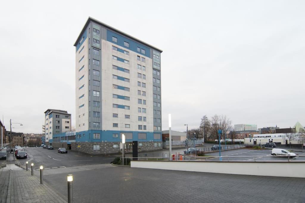 Executive 2 Bed 2 Bath - Free Parking Apartment Глазгоу Екстериор снимка